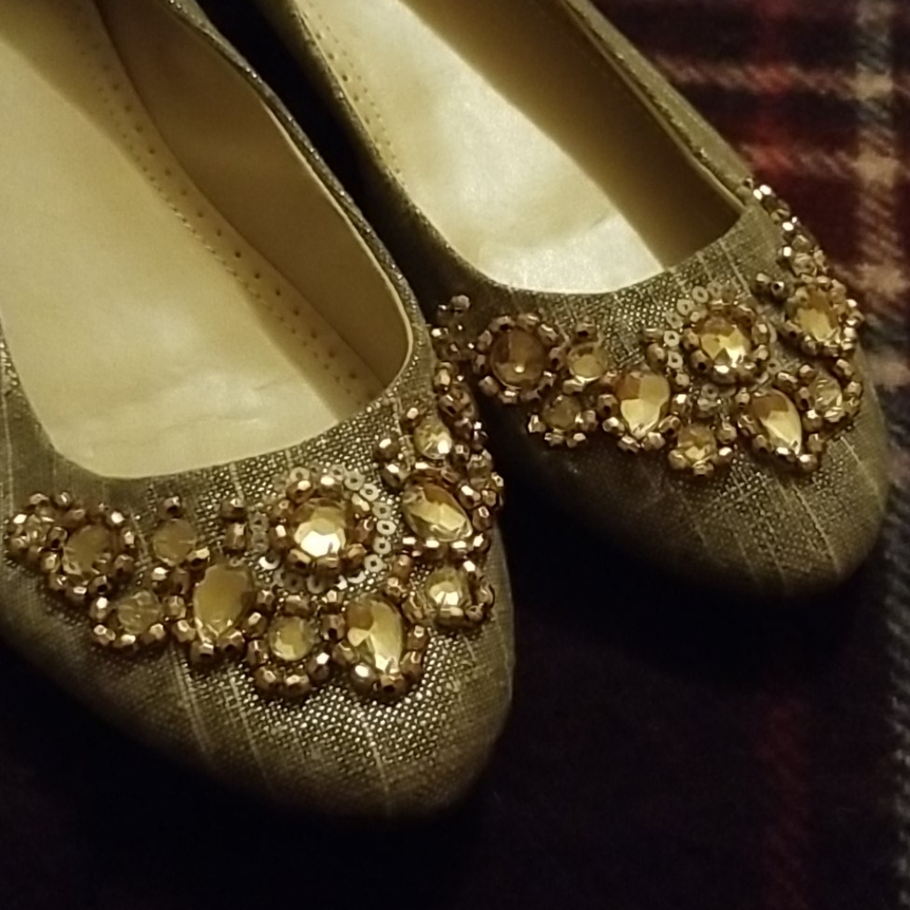Adrienne Vittadini round-toe beaded flats